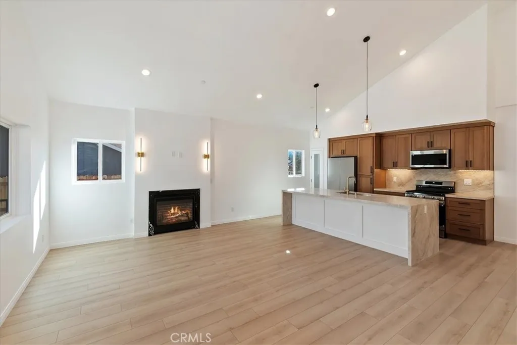 304 San Anselmo, Big Bear City, California 92314 home-pic-9
