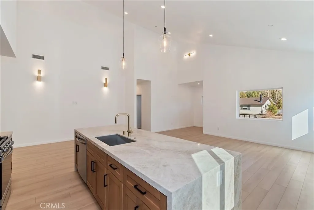 304 San Anselmo, Big Bear City, California 92314 home-pic-13