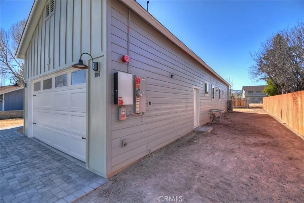 304 San Anselmo, Big Bear City, California 92314 home-pic-38