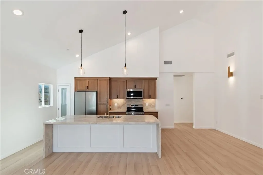 304 San Anselmo, Big Bear City, California 92314 home-pic-19
