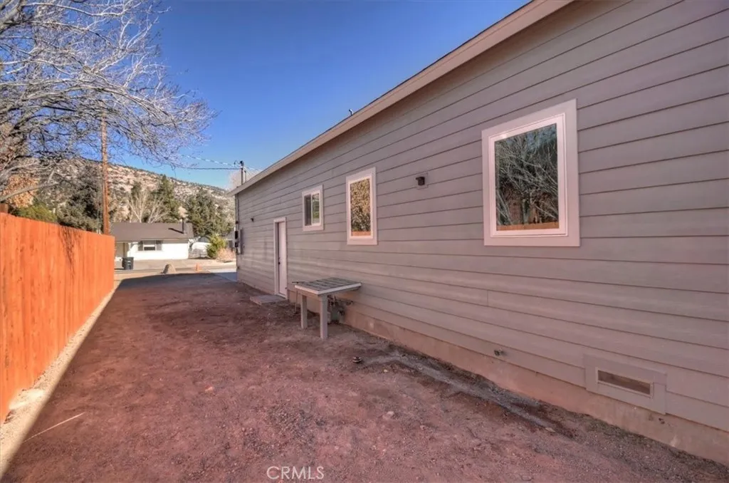 304 San Anselmo, Big Bear City, California 92314 home-pic-39