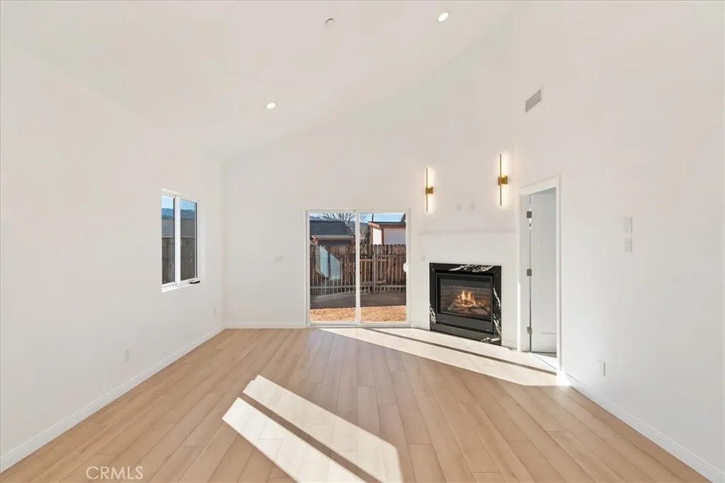 304 San Anselmo, Big Bear City, California 92314 home-pic-23
