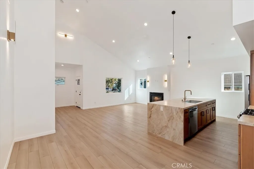 304 San Anselmo, Big Bear City, California 92314 home-pic-18