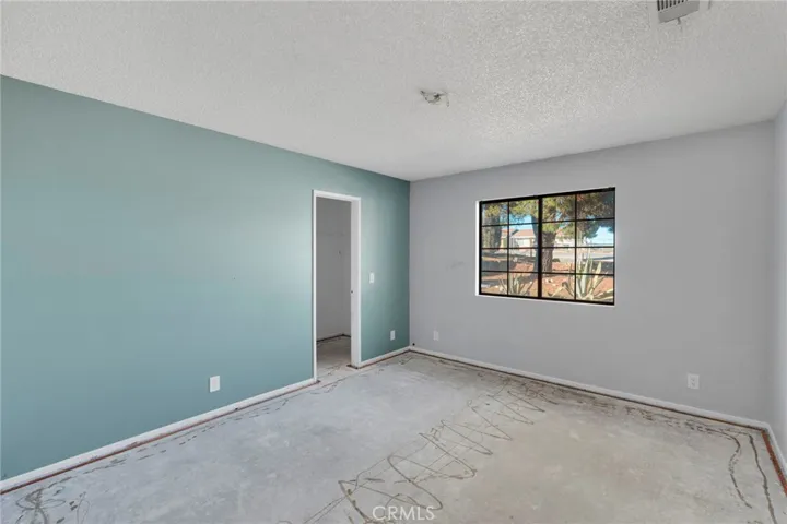 15807 Sitting Bull, Victorville, California 92395