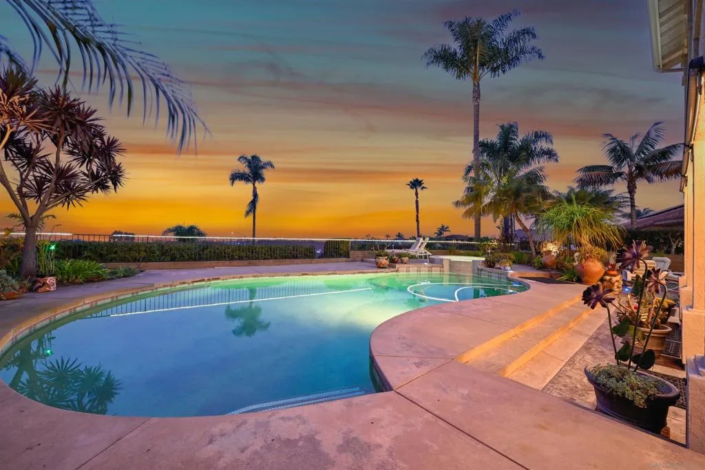 7215 Daffodil Pl, Carlsbad, California 92011 home-pic-43