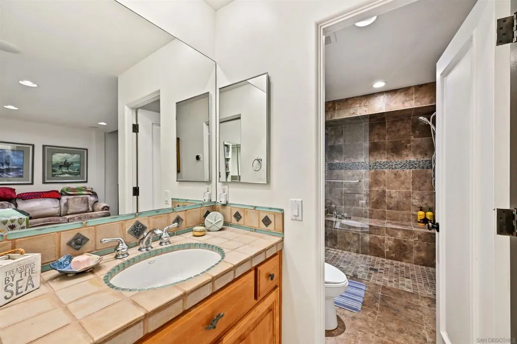 7215 Daffodil Pl, Carlsbad, California 92011 home-pic-29