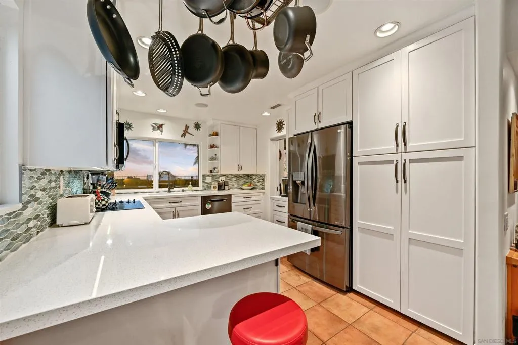 7215 Daffodil Pl, Carlsbad, California 92011 home-pic-17