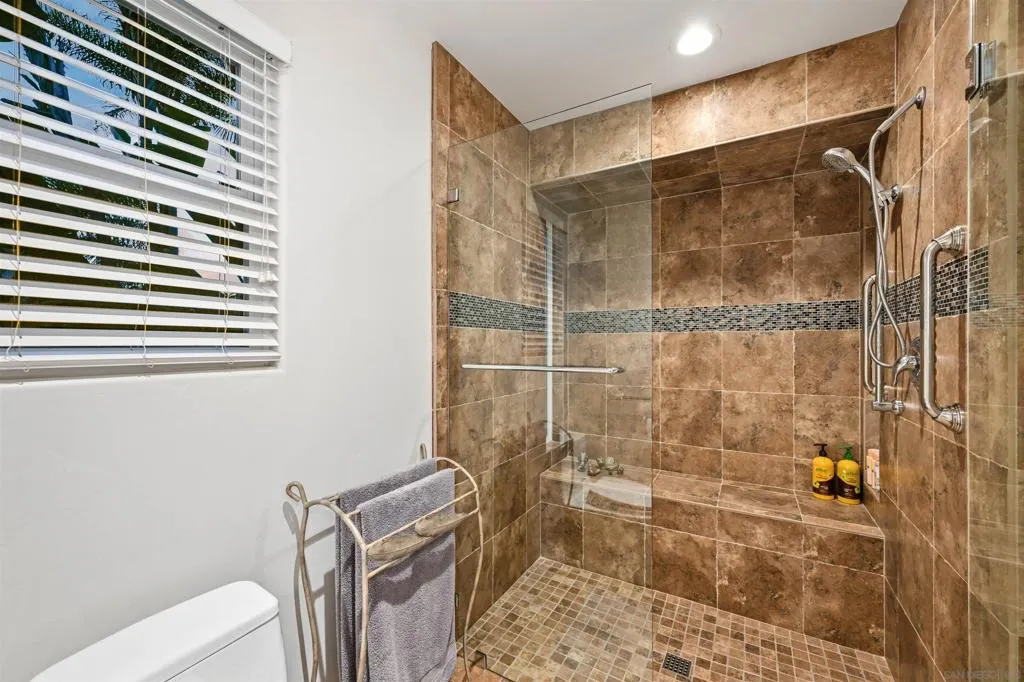 7215 Daffodil Pl, Carlsbad, California 92011 home-pic-30