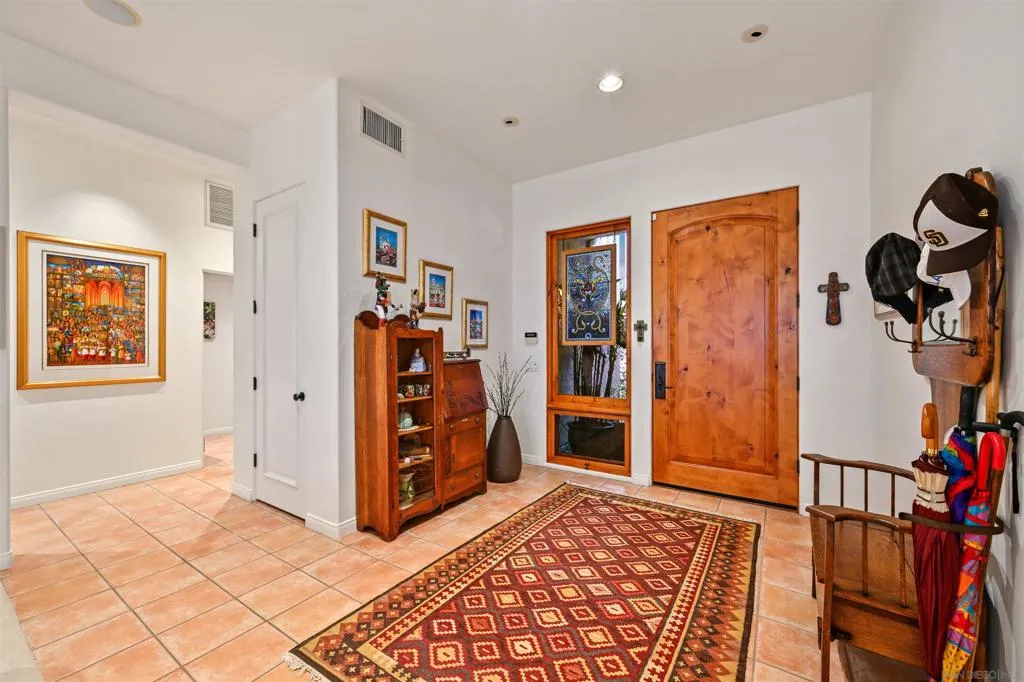 7215 Daffodil Pl, Carlsbad, California 92011 home-pic-11