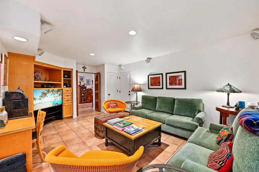 7215 Daffodil Pl, Carlsbad, California 92011 home-pic-13