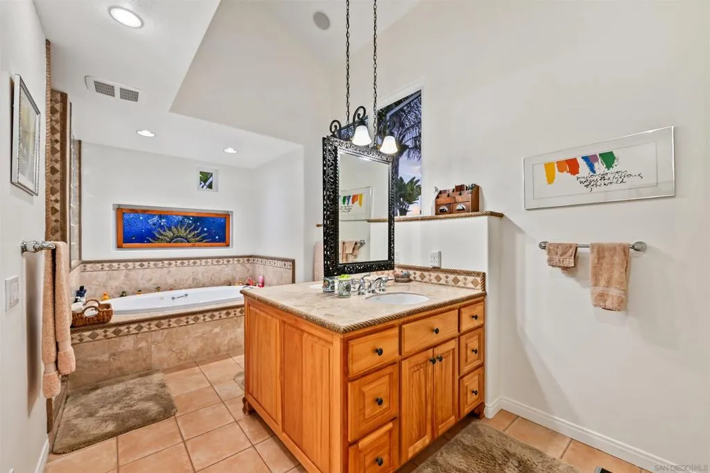 7215 Daffodil Pl, Carlsbad, California 92011 home-pic-24