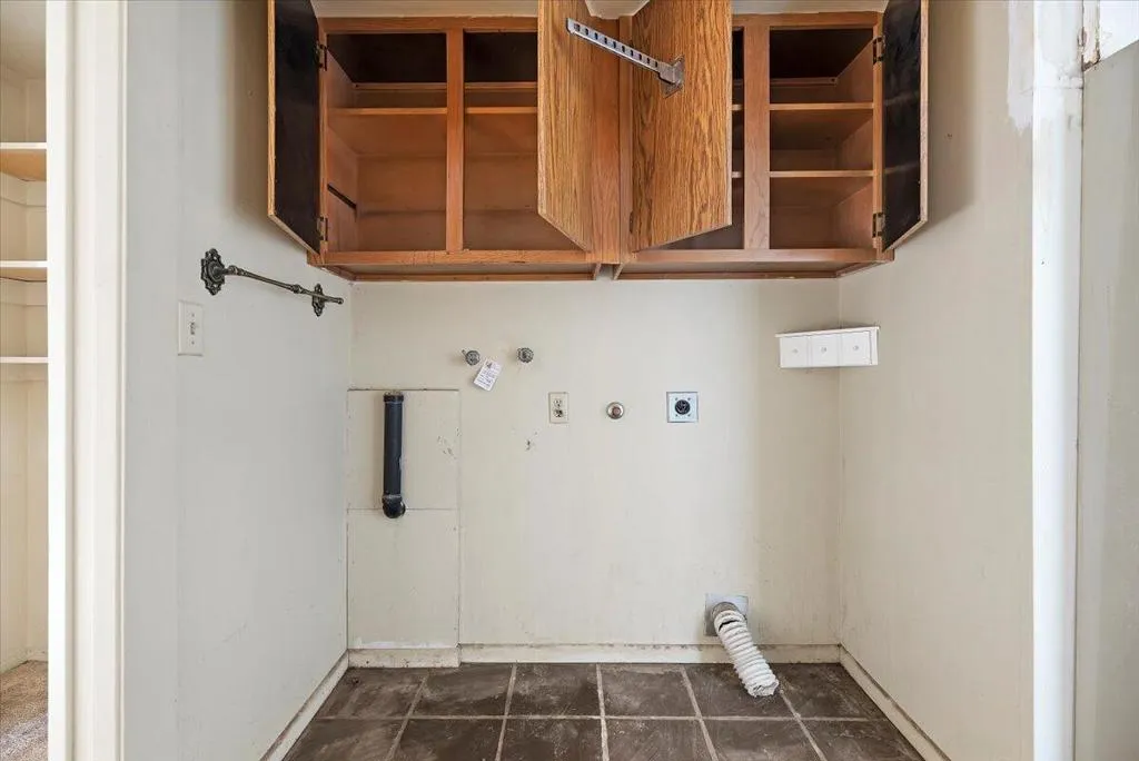 20-Laundry Area