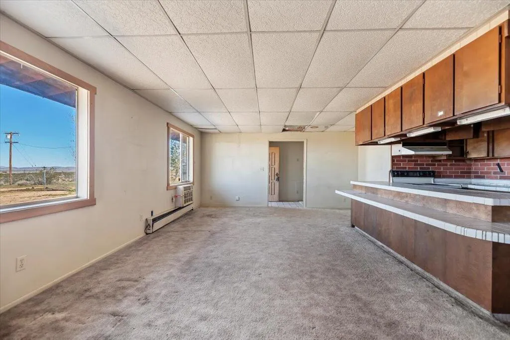 10-Family Room