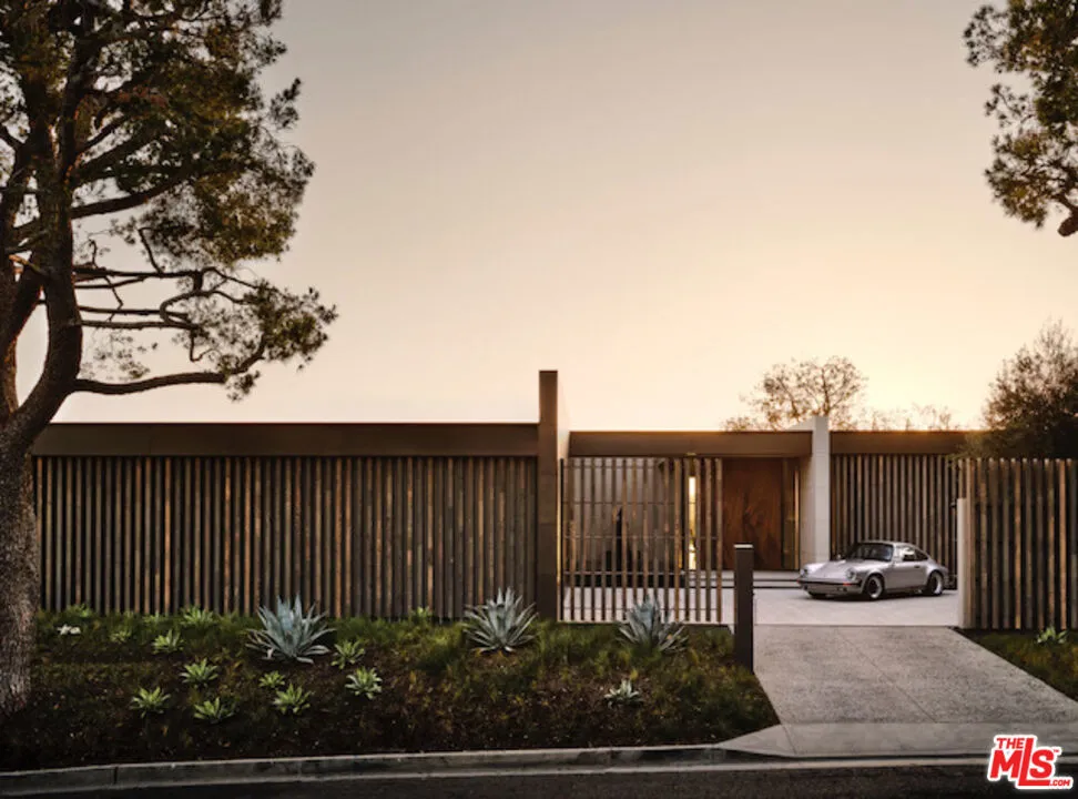 1655 Carla, Beverly Hills, California 90210 home-pic-1