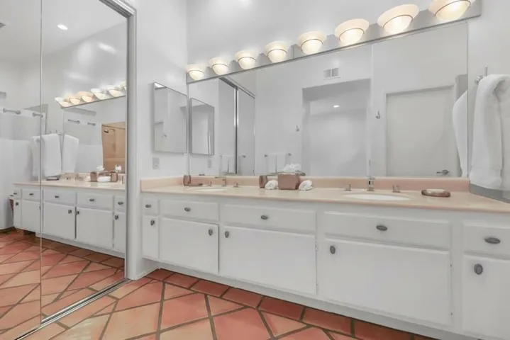 bathroom2