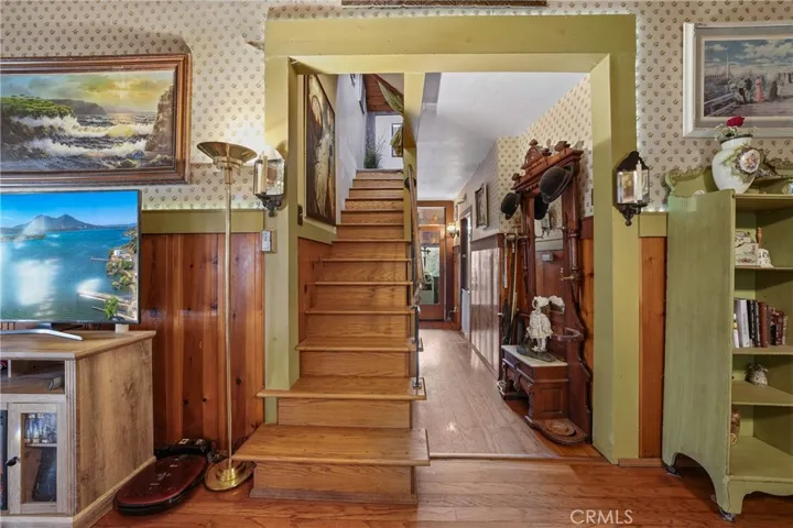 hall leads to 3 seasons room