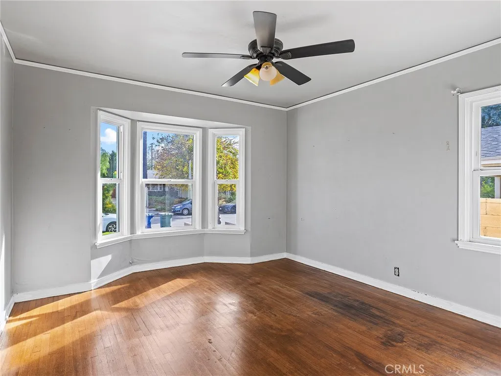 207 W Ash Avenue, Burbank, California 91502 home-pic-18