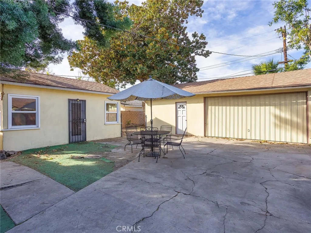207 W Ash Avenue, Burbank, California 91502 home-pic-32