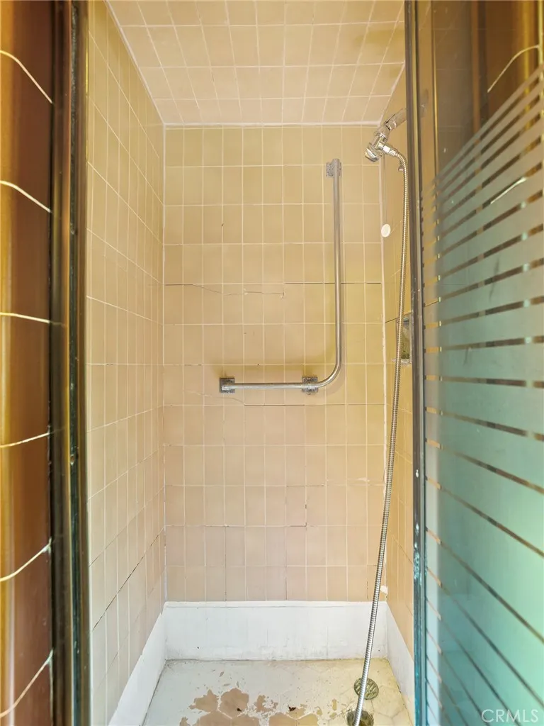 207 W Ash Avenue, Burbank, California 91502 home-pic-21