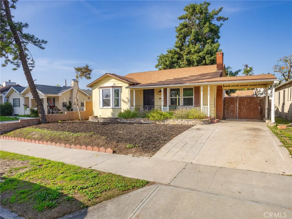 207 W Ash Avenue, Burbank, California 91502 home-pic-4