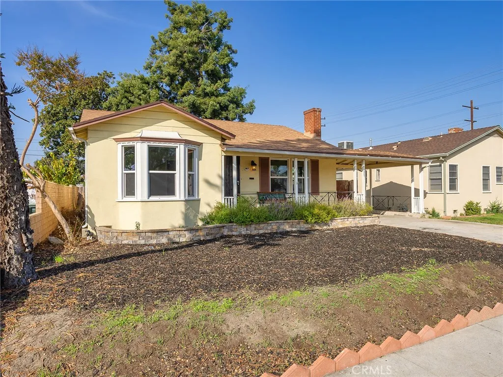 207 W Ash Avenue, Burbank, California 91502 home-pic-3