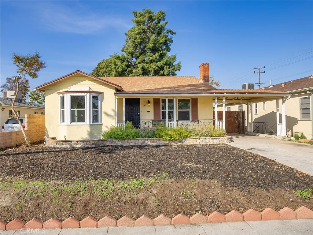 207 W Ash Avenue, Burbank, California 91502 home-pic-1