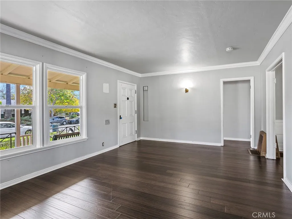 207 W Ash Avenue, Burbank, California 91502 home-pic-15