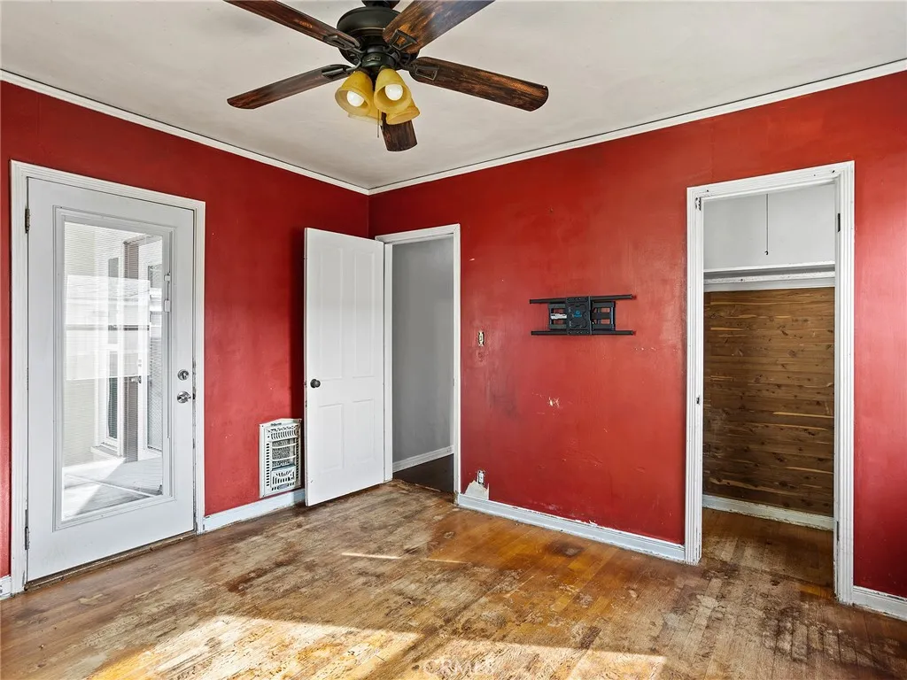 207 W Ash Avenue, Burbank, California 91502 home-pic-16