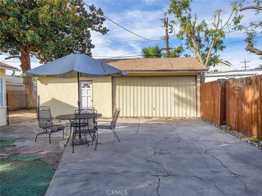 207 W Ash Avenue, Burbank, California 91502 home-pic-30