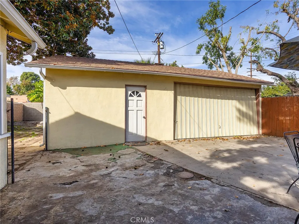 207 W Ash Avenue, Burbank, California 91502 home-pic-33