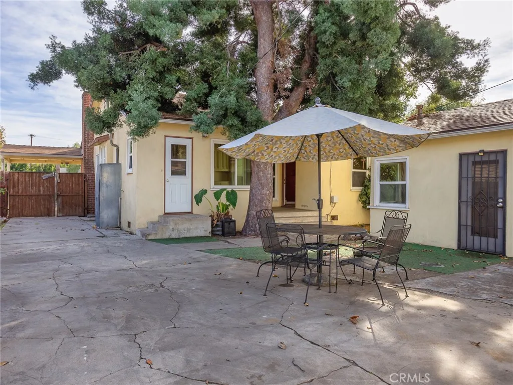 207 W Ash Avenue, Burbank, California 91502 home-pic-34