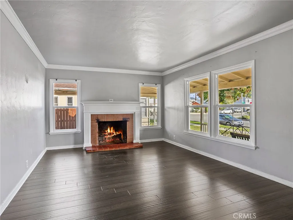 207 W Ash Avenue, Burbank, California 91502 home-pic-14