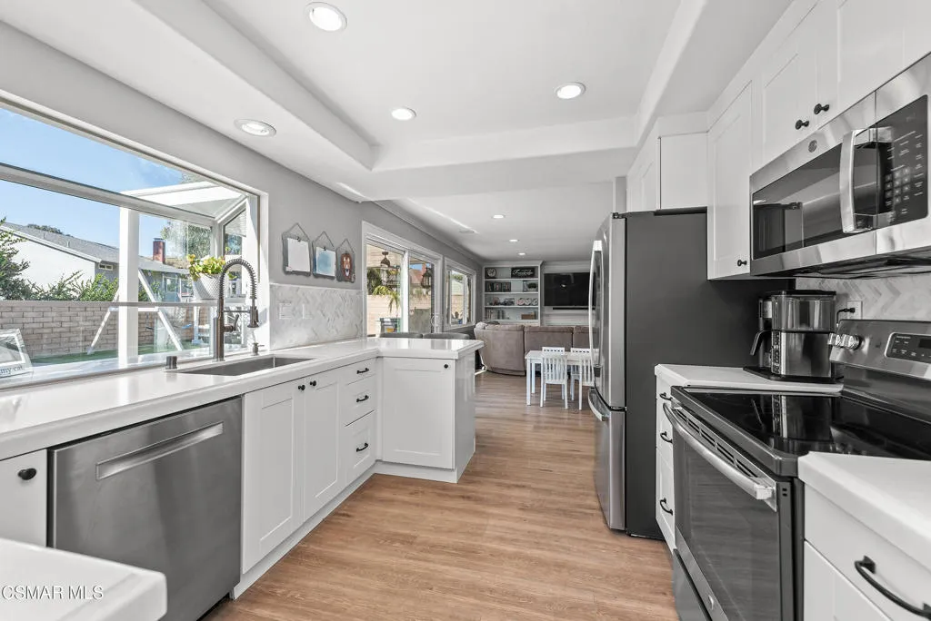 1141 Canyon Crest Court, Thousand Oaks, California 91360 home-pic-10