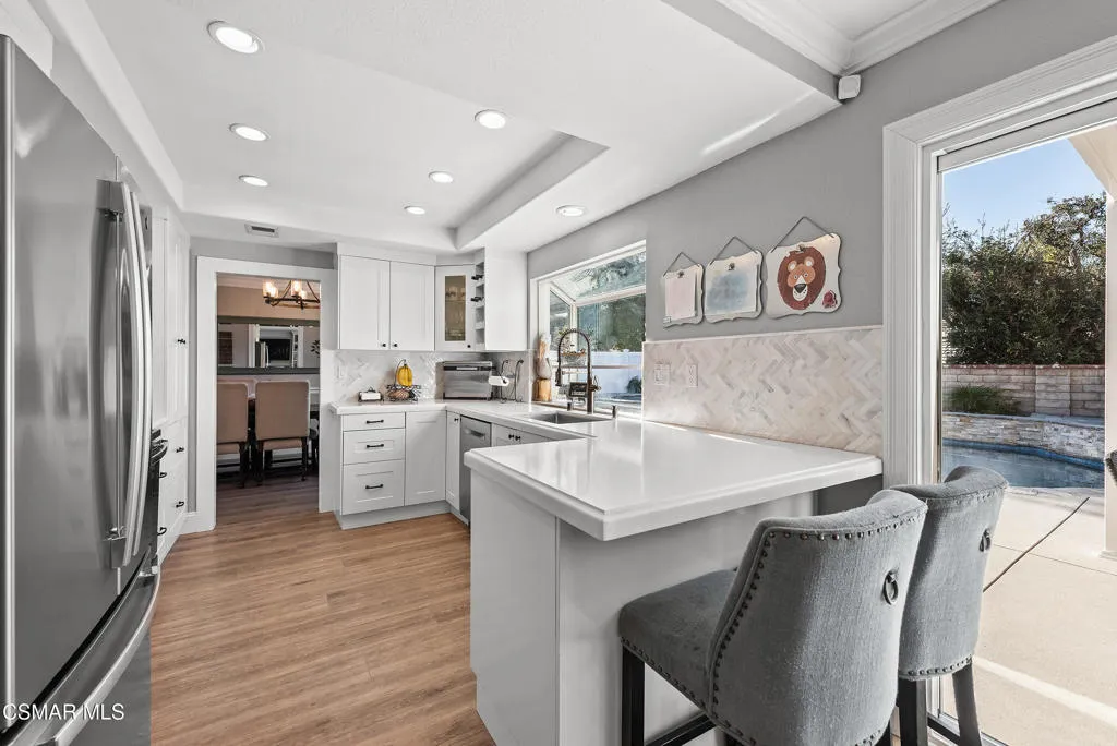 1141 Canyon Crest Court, Thousand Oaks, California 91360 home-pic-11