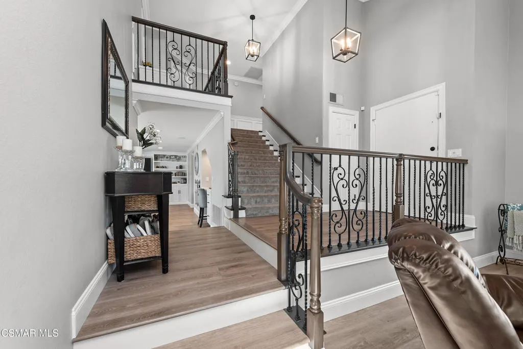 1141 Canyon Crest Court, Thousand Oaks, California 91360 home-pic-3