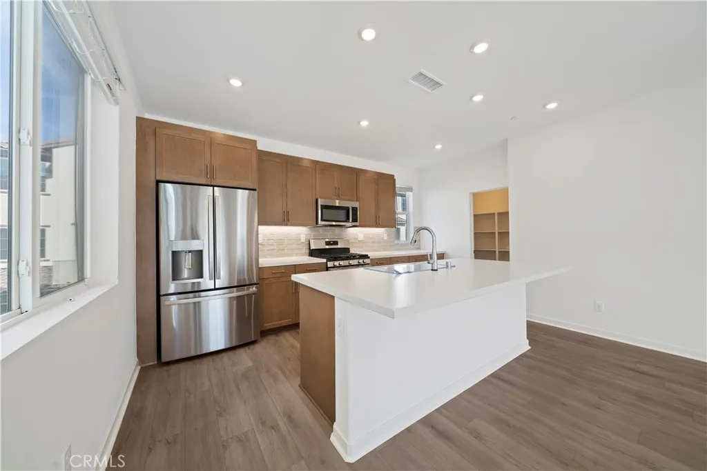 2590 Sprout Lane, Corona, California 92883 home-pic-4