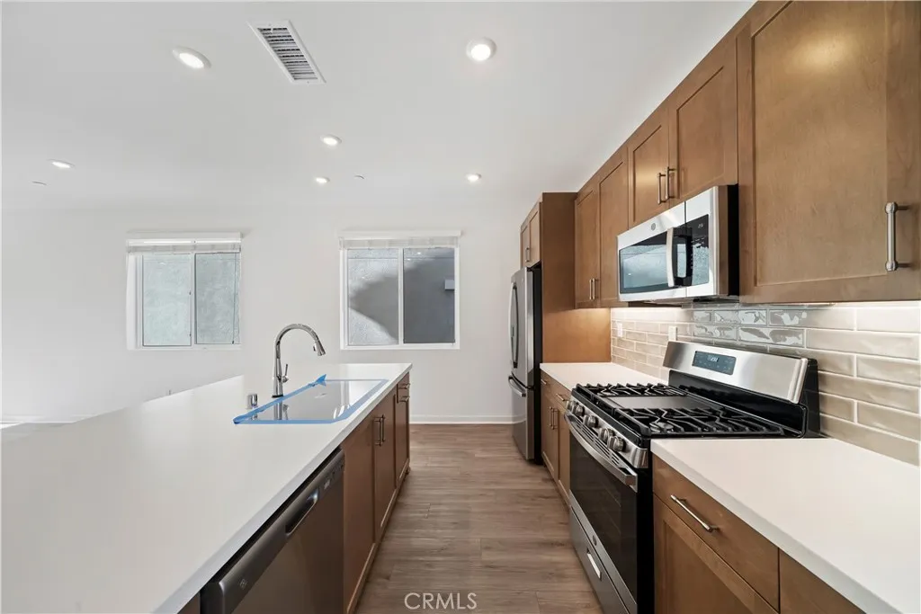 2590 Sprout Lane, Corona, California 92883 home-pic-3