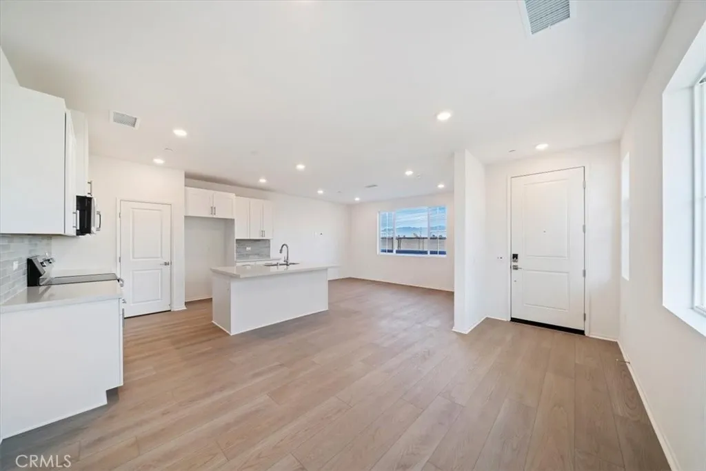 3560 S Eichler Paseo, Ontario, California 91761 home-pic-5