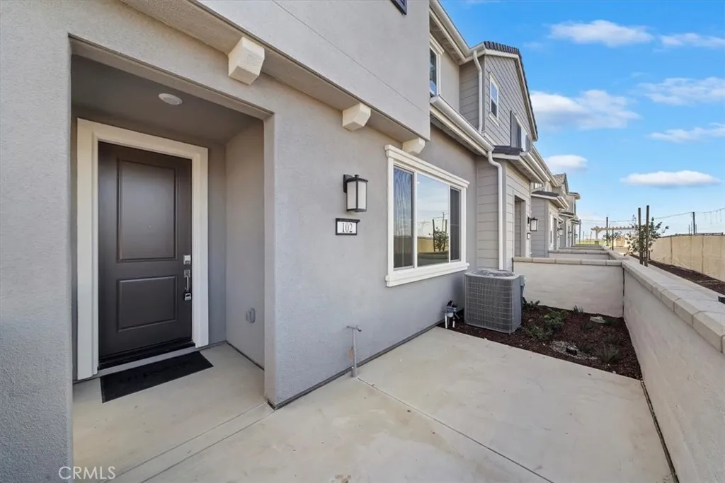 3560 S Eichler Paseo, Ontario, California 91761 home-pic-2