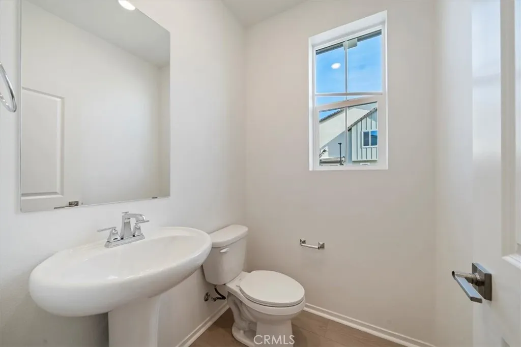 3560 S Eichler Paseo, Ontario, California 91761 home-pic-8