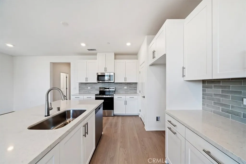 3560 S Eichler Paseo, Ontario, California 91761 home-pic-3