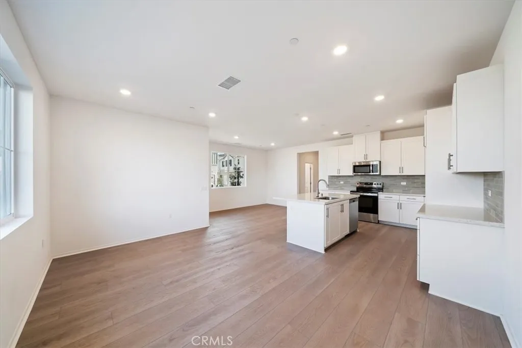 3560 S Eichler Paseo, Ontario, California 91761 home-pic-6