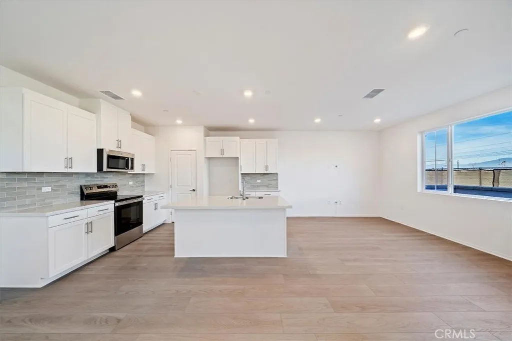 3560 S Eichler Paseo, Ontario, California 91761 home-pic-4
