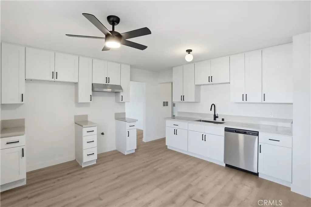 577 Herrington Avenue N, San Bernardino, California 92411 home-pic-26