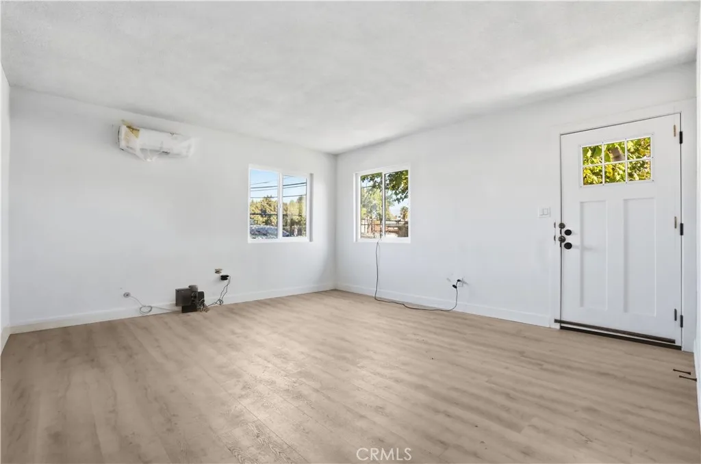 577 Herrington Avenue N, San Bernardino, California 92411 home-pic-23
