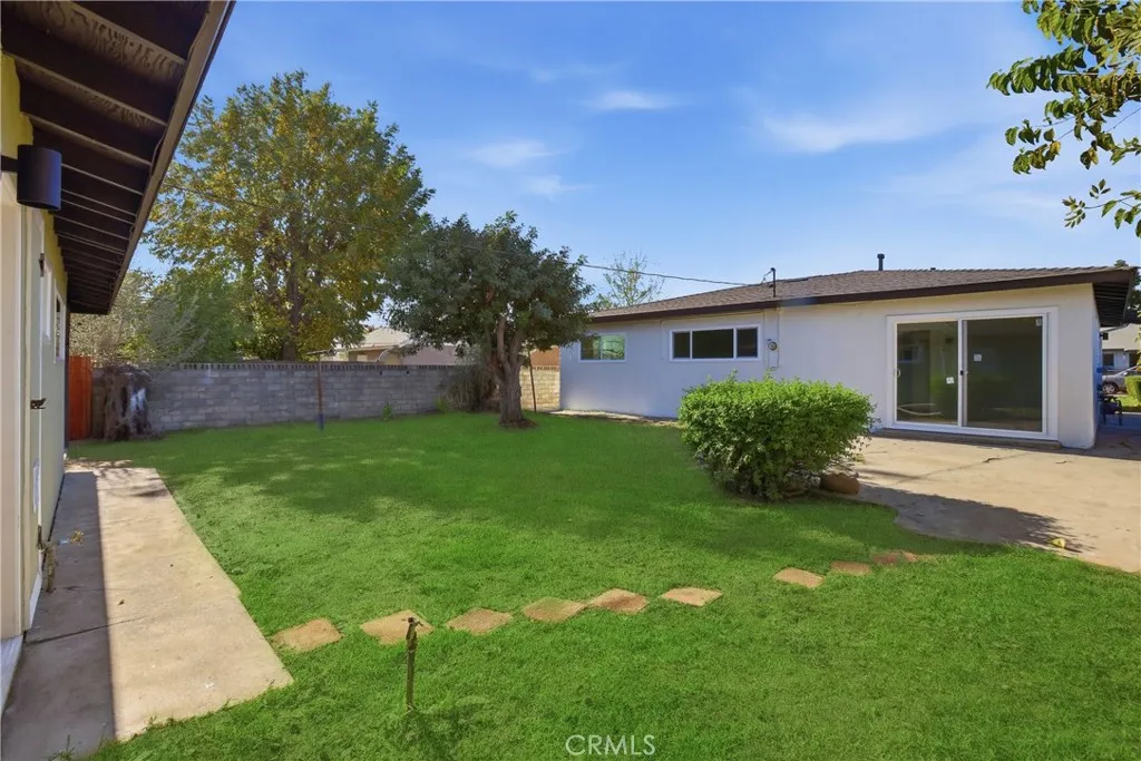 577 Herrington Avenue N, San Bernardino, California 92411 home-pic-36