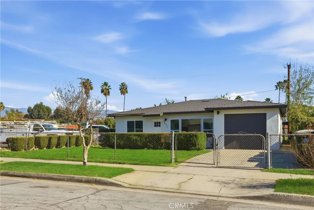 577 Herrington Avenue N, San Bernardino, California 92411 home-pic-4