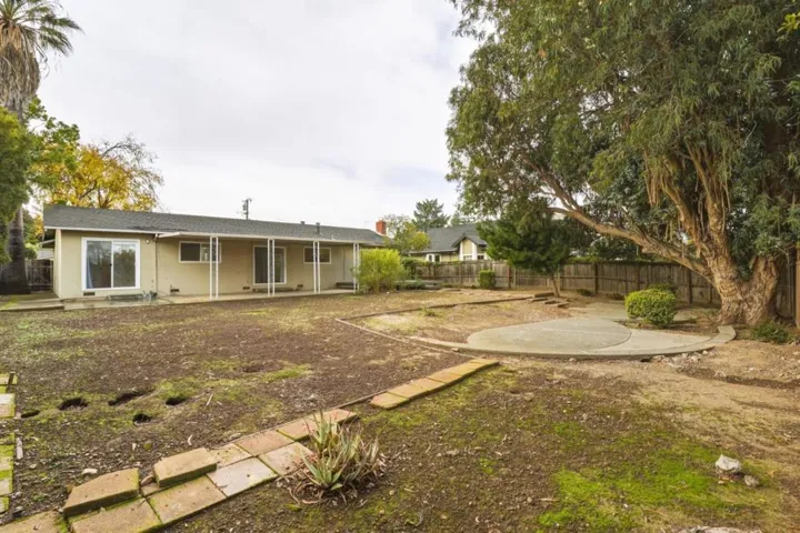 20161 Cherry Lane, Saratoga, California 95070