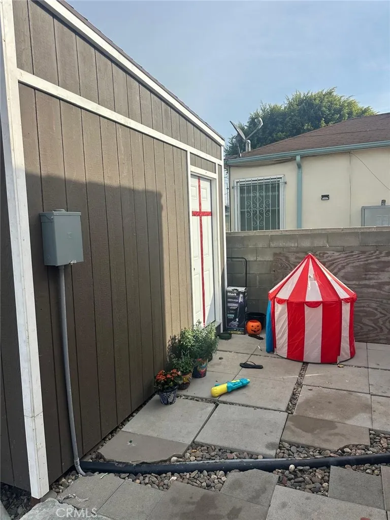1743 W 79th, Los Angeles, California 90047 home-pic-35