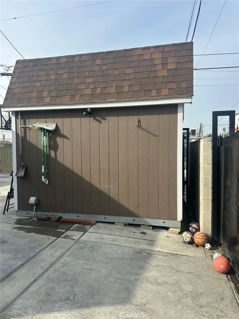 1743 W 79th, Los Angeles, California 90047 home-pic-41